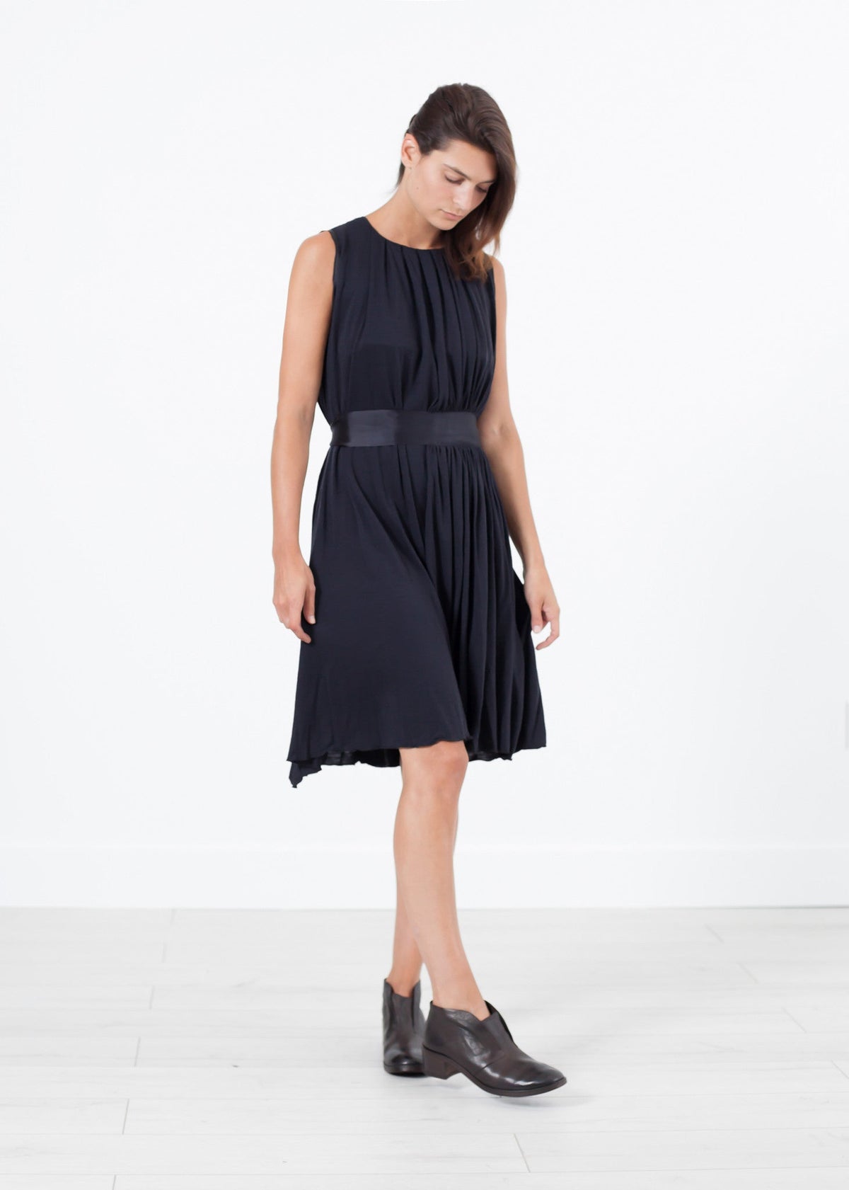 Navy Sleeveless Pleated Dress - sample outfit photograph
